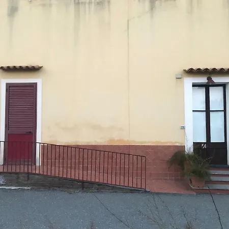 Tenuta Pennisi *
